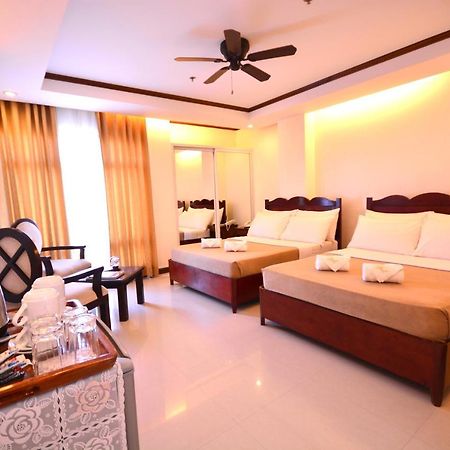 Ipil Suites Puerto Princesa Buitenkant foto