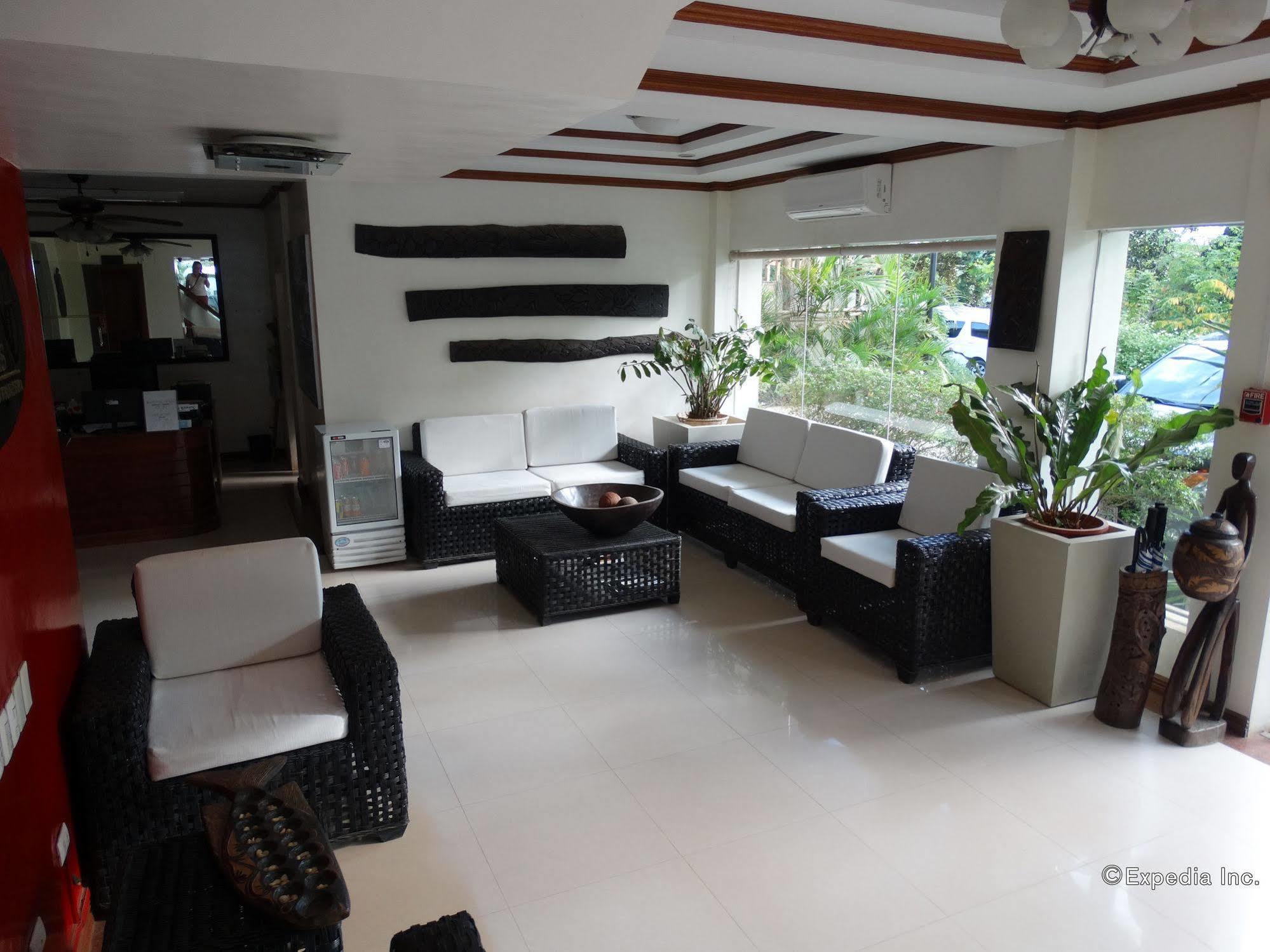 Ipil Suites Puerto Princesa Buitenkant foto
