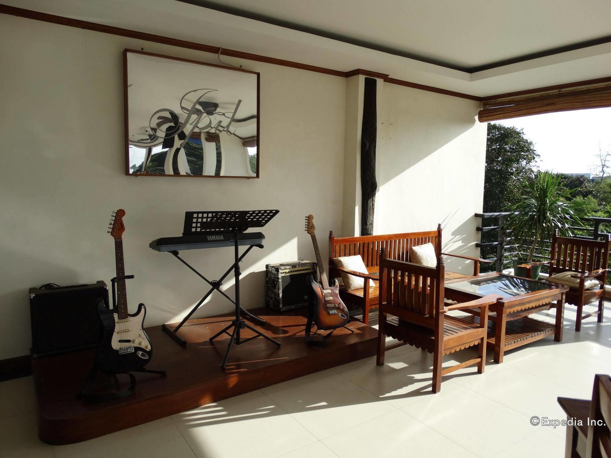 Ipil Suites Puerto Princesa Buitenkant foto