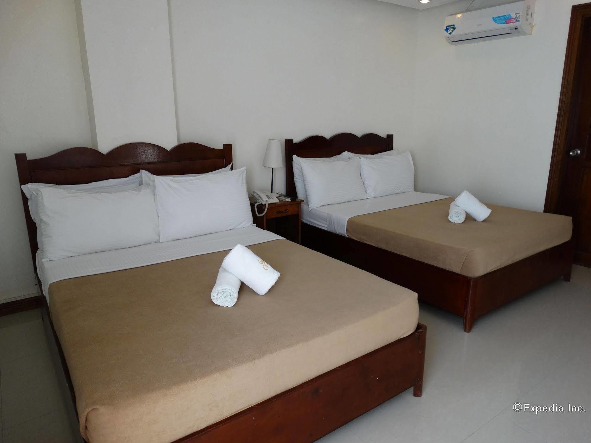 Ipil Suites Puerto Princesa Buitenkant foto