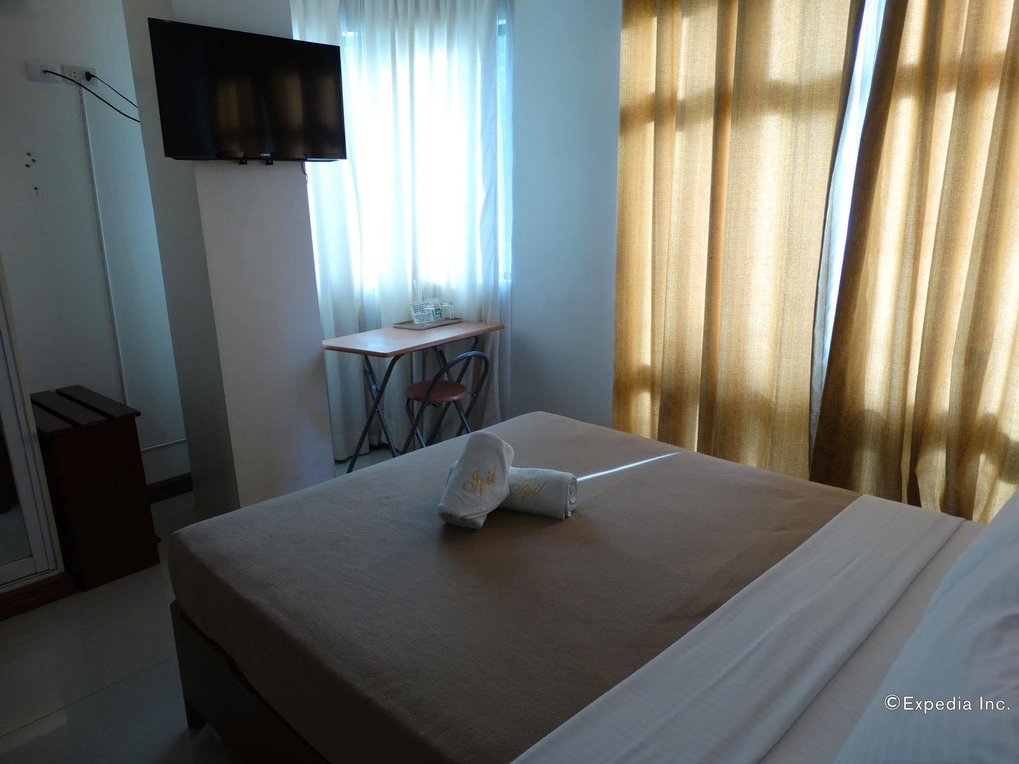 Ipil Suites Puerto Princesa Buitenkant foto