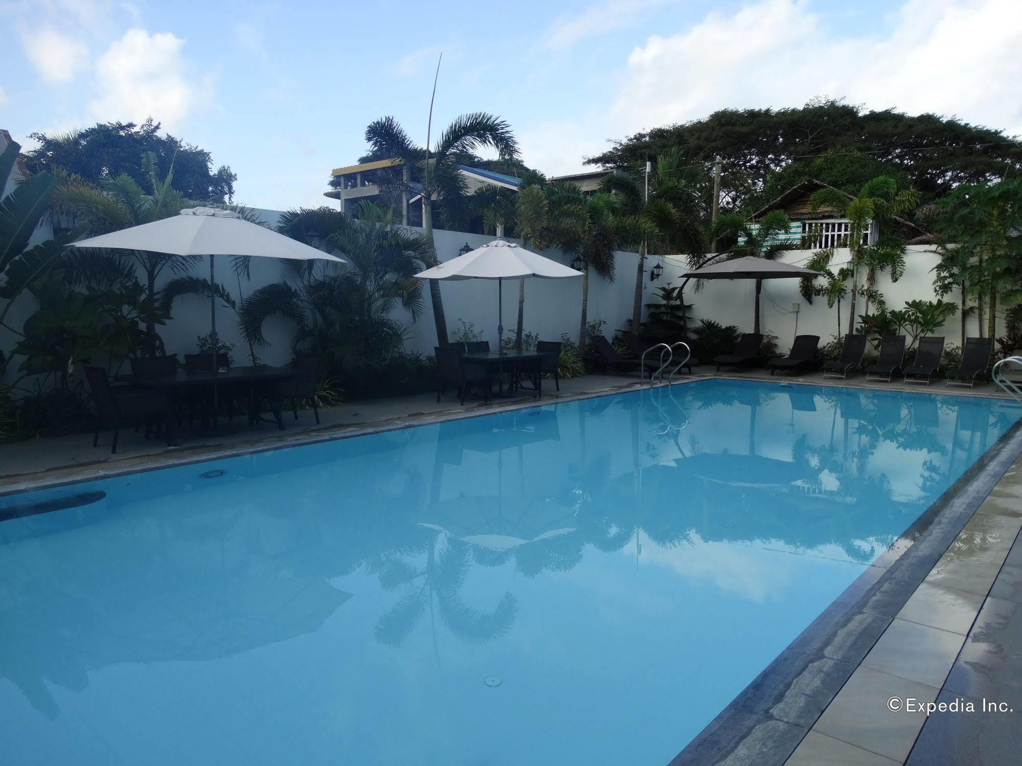 Ipil Suites Puerto Princesa Buitenkant foto
