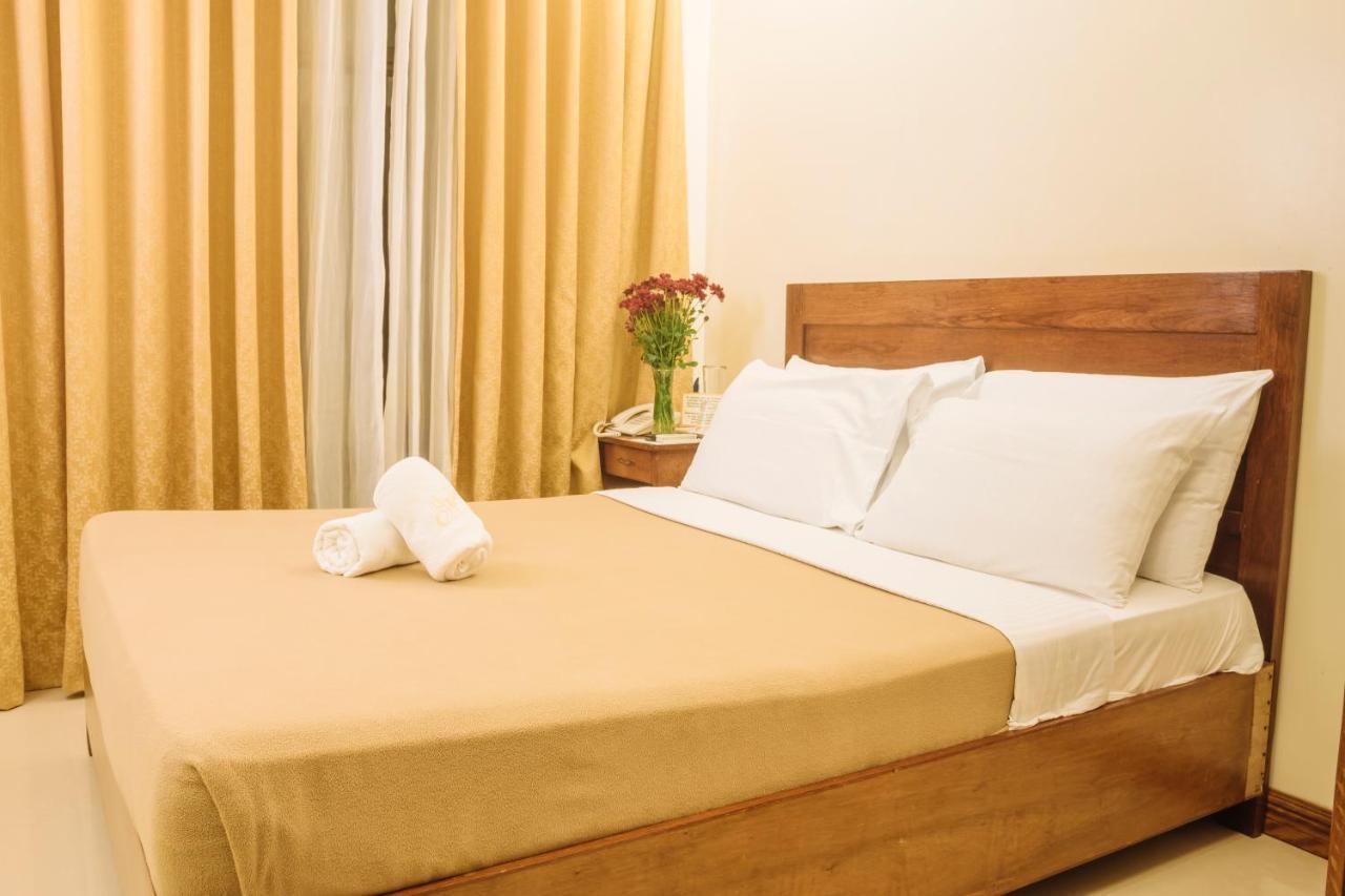 Ipil Suites Puerto Princesa Buitenkant foto