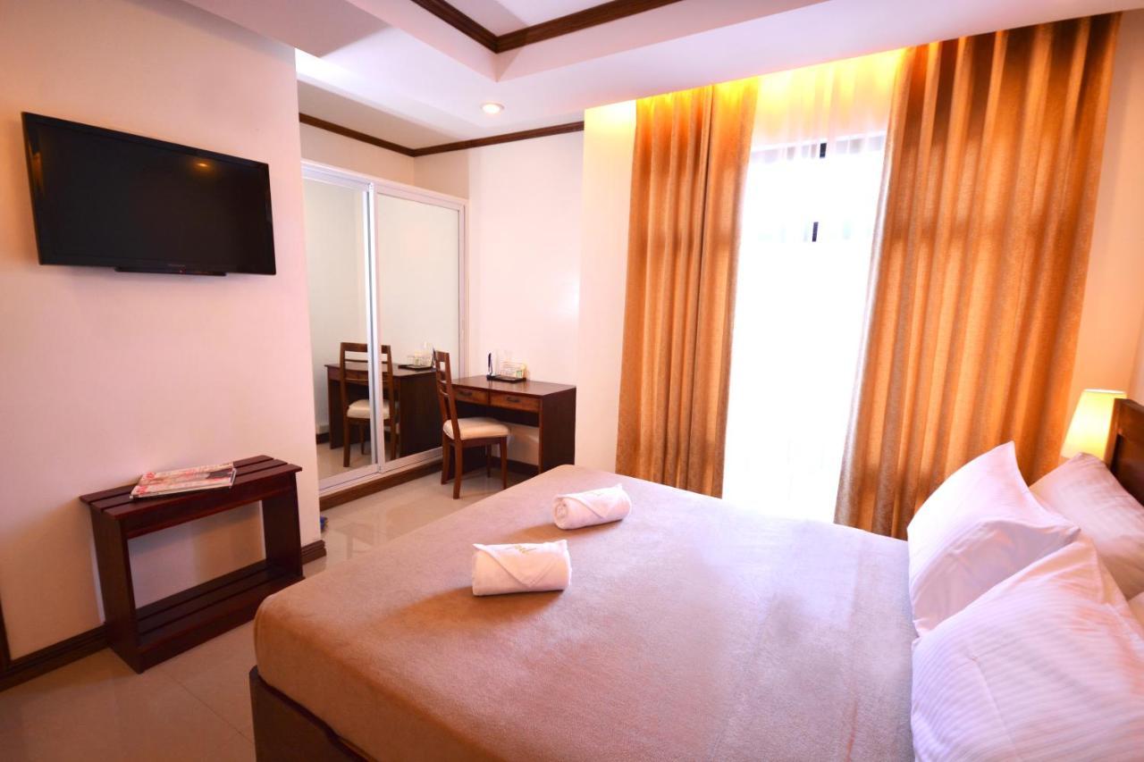 Ipil Suites Puerto Princesa Buitenkant foto