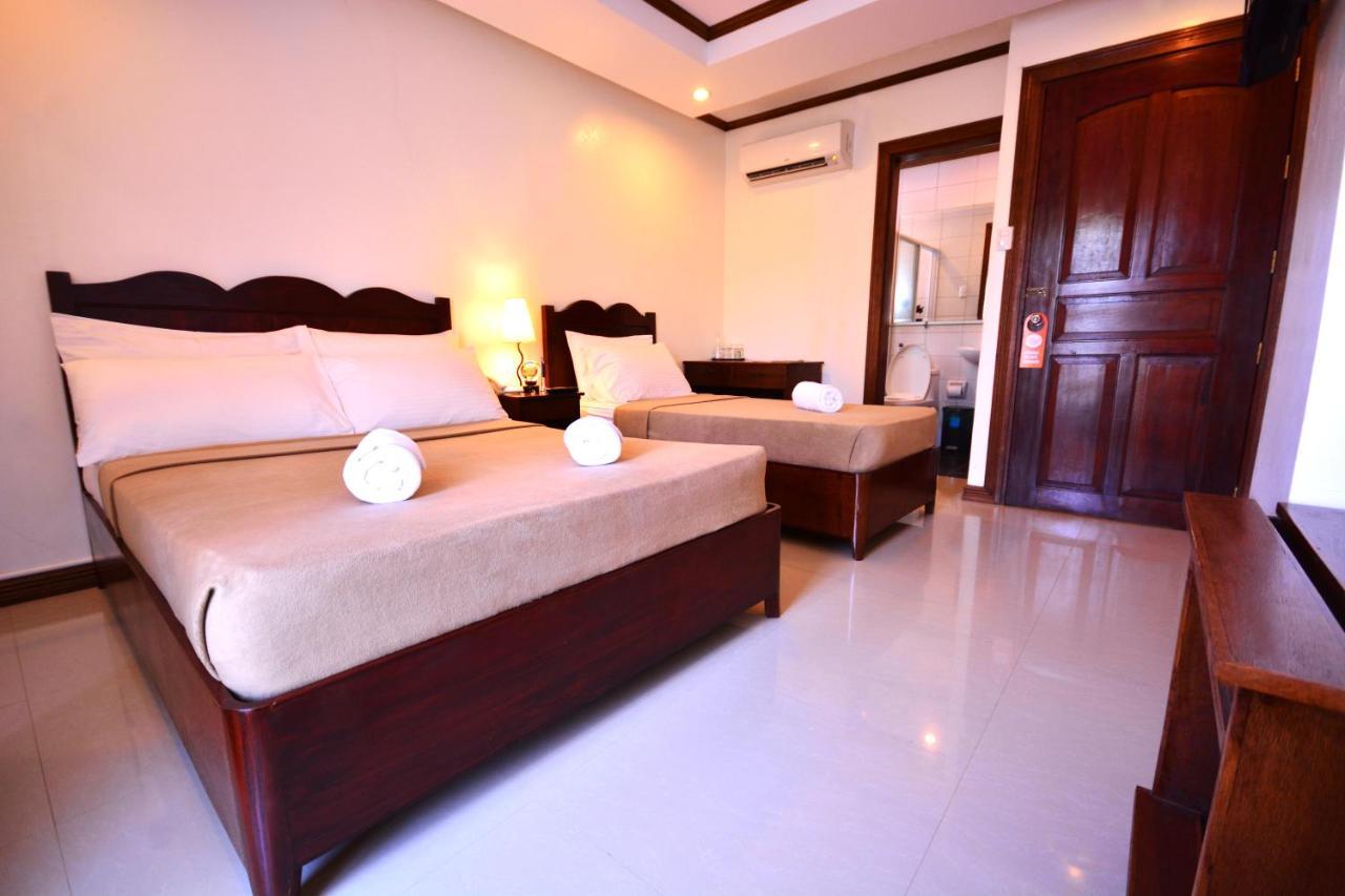 Ipil Suites Puerto Princesa Buitenkant foto
