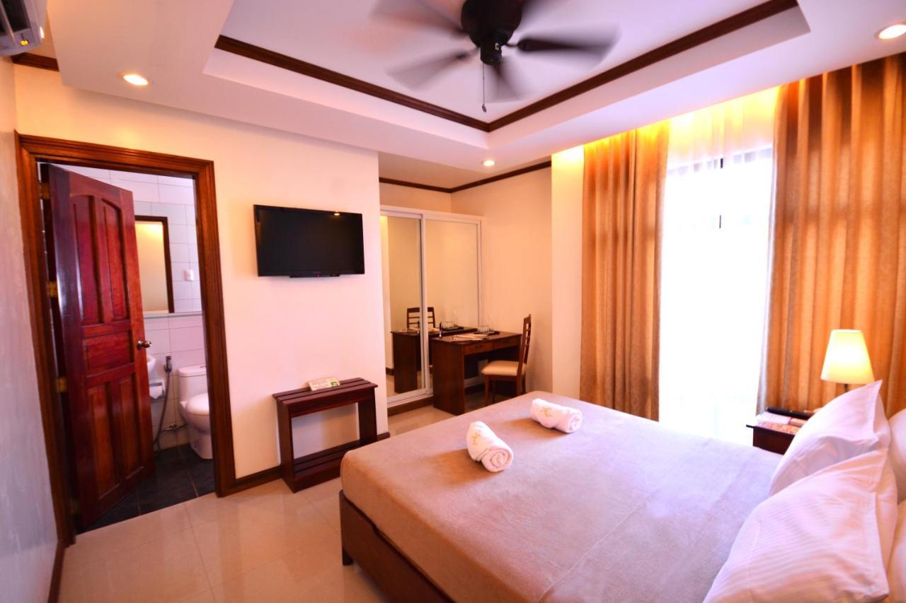 Ipil Suites Puerto Princesa Buitenkant foto