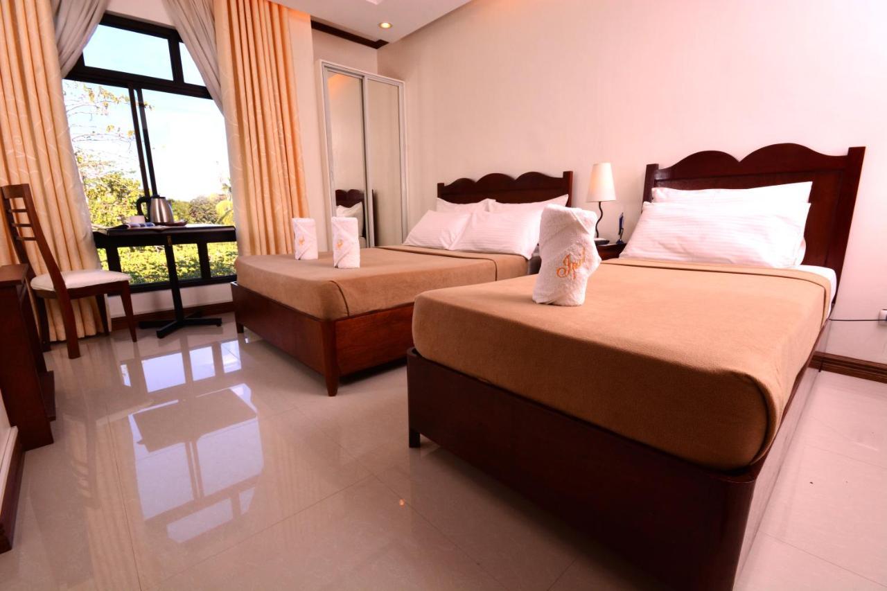 Ipil Suites Puerto Princesa Buitenkant foto